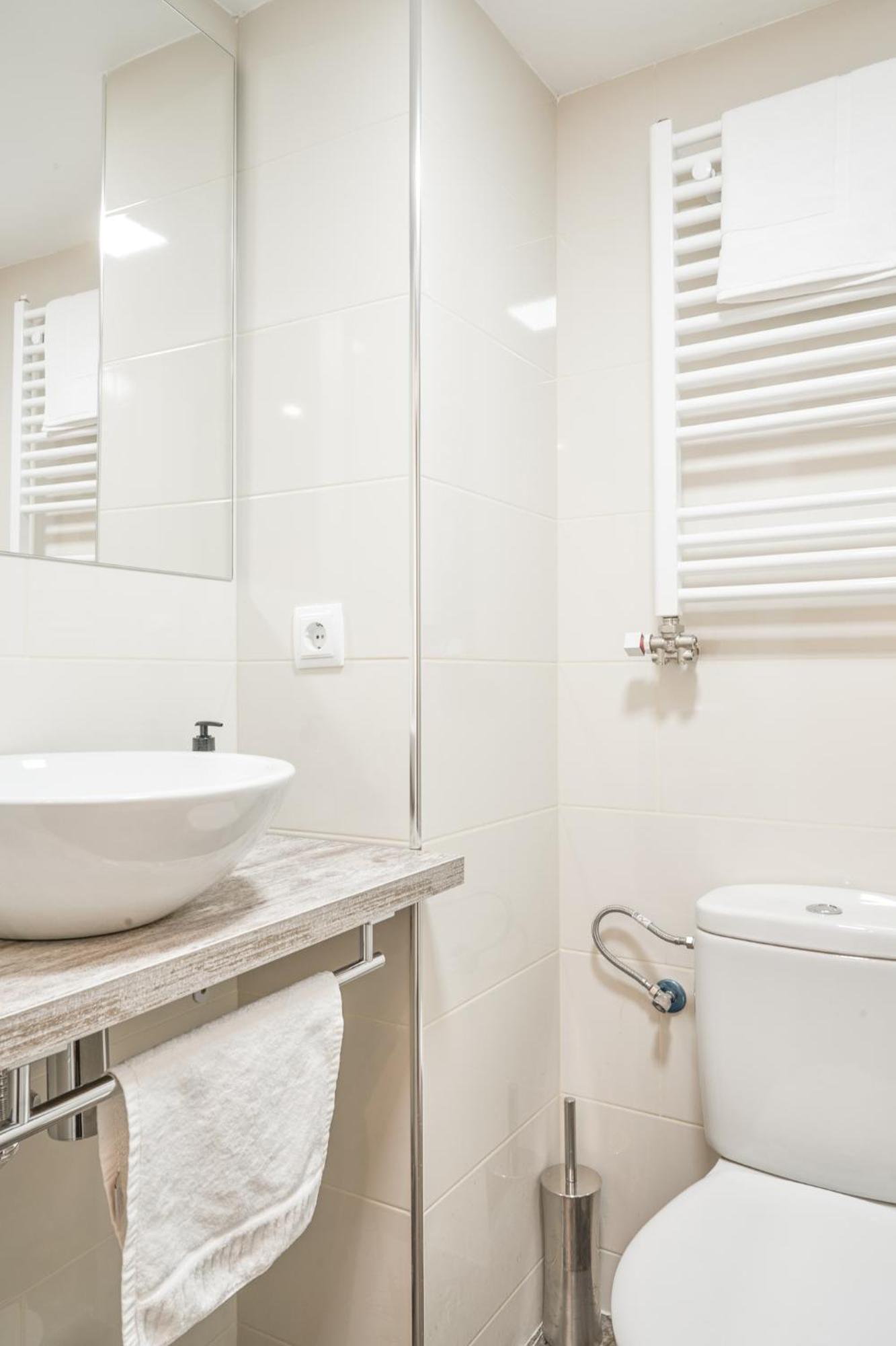 Family-Friendly Home In Central Barcelona 4Bdr Exteriér fotografie